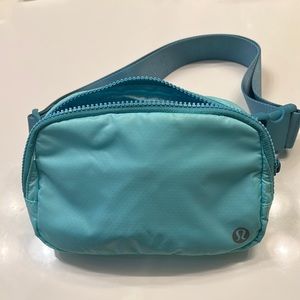 Lululemon everywhere Belt Bag